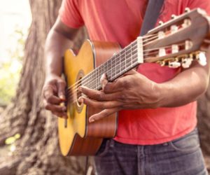 guitar 869217_1920