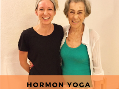 Bild 3_Dinah und Anke Workshop Hormon Yoga